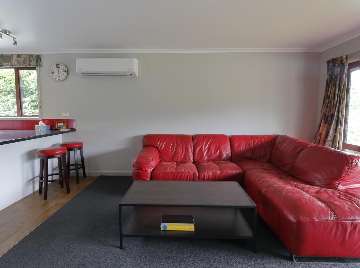 Mokonui Cottage - Te Anau Holiday Home エクステリア 写真