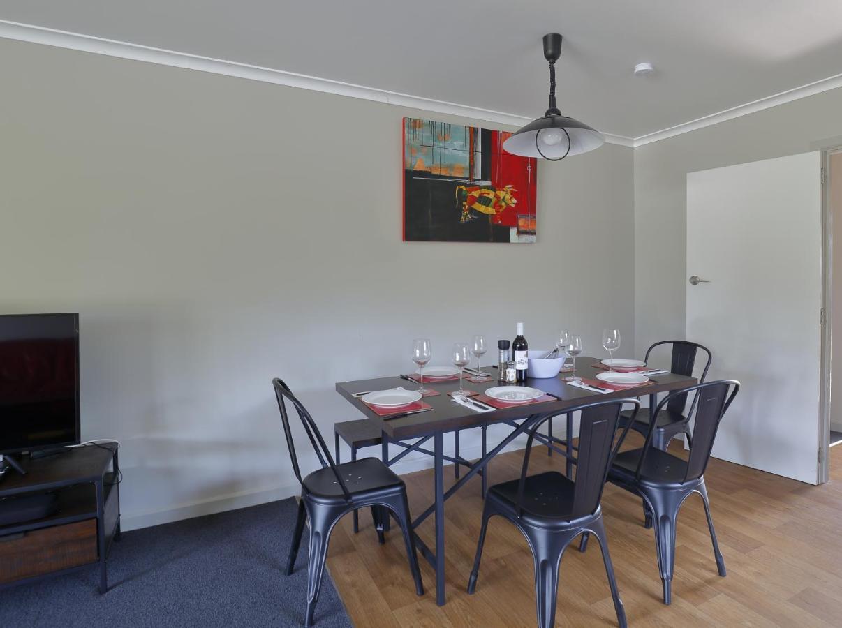 Mokonui Cottage - Te Anau Holiday Home エクステリア 写真