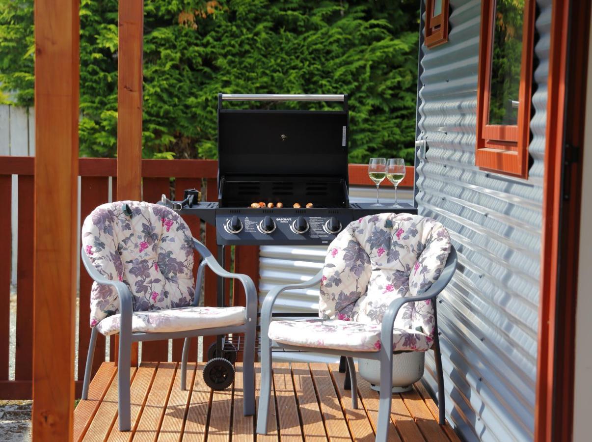 Mokonui Cottage - Te Anau Holiday Home エクステリア 写真