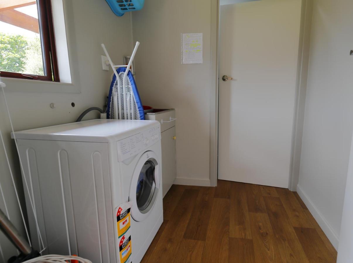Mokonui Cottage - Te Anau Holiday Home エクステリア 写真