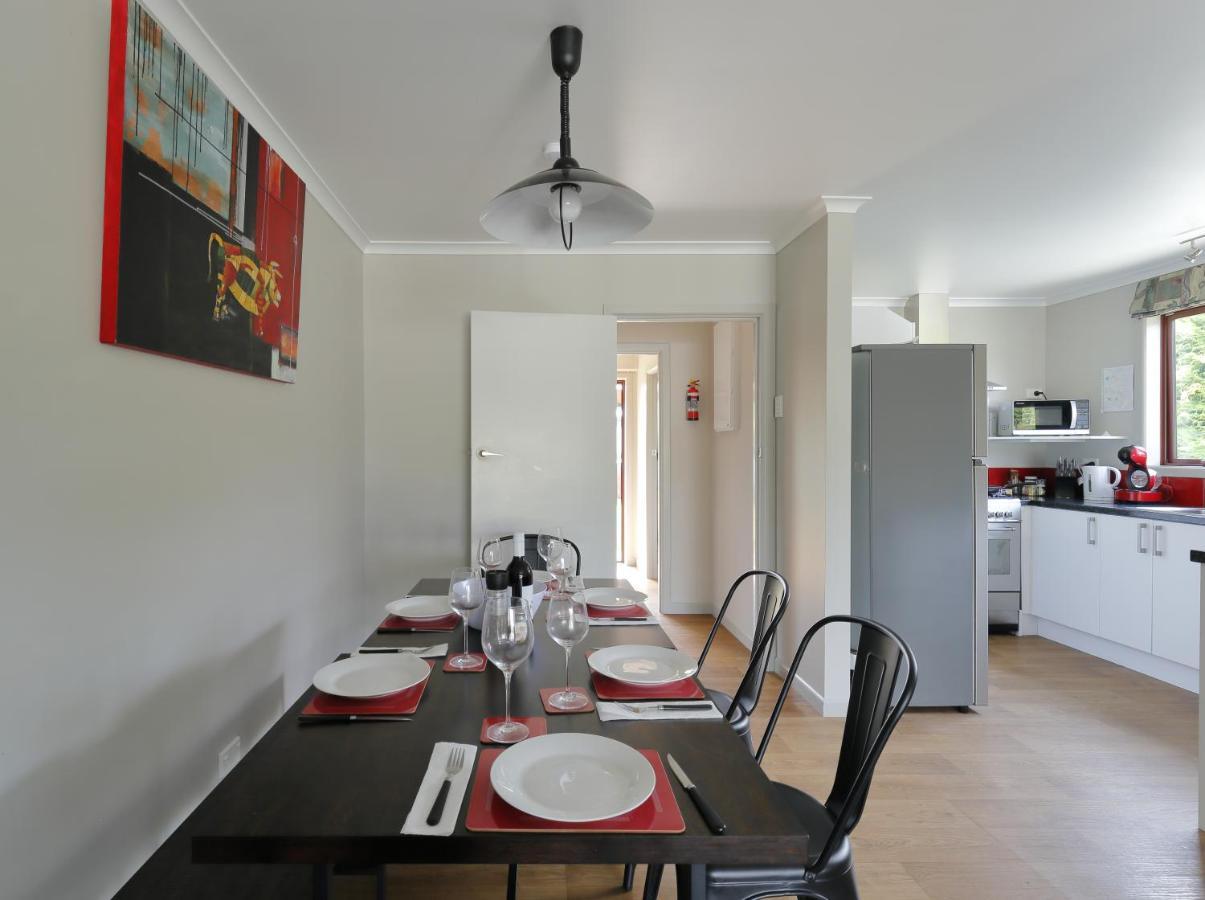 Mokonui Cottage - Te Anau Holiday Home エクステリア 写真