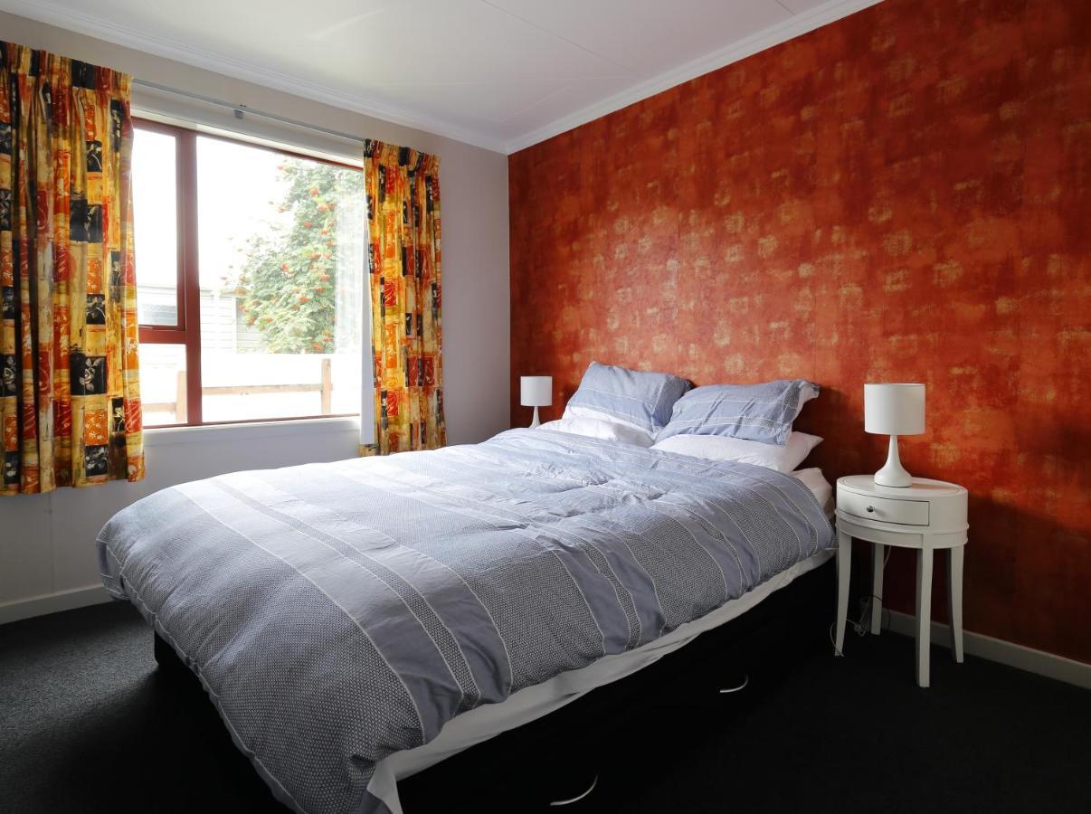 Mokonui Cottage - Te Anau Holiday Home エクステリア 写真