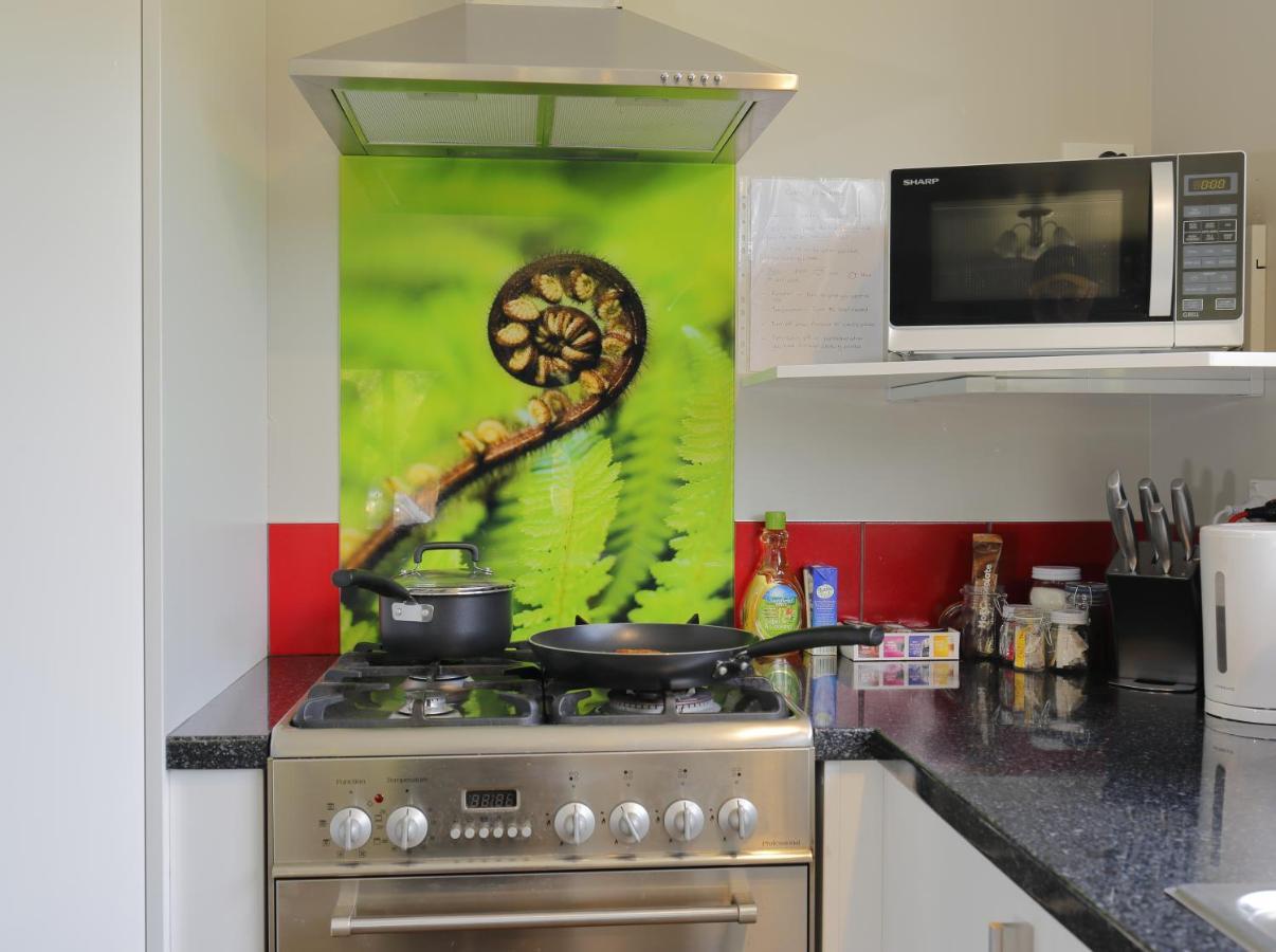 Mokonui Cottage - Te Anau Holiday Home エクステリア 写真