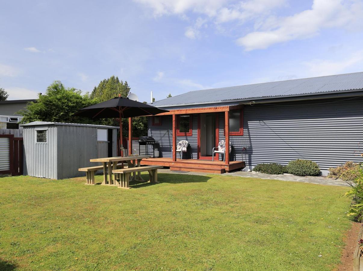 Mokonui Cottage - Te Anau Holiday Home エクステリア 写真