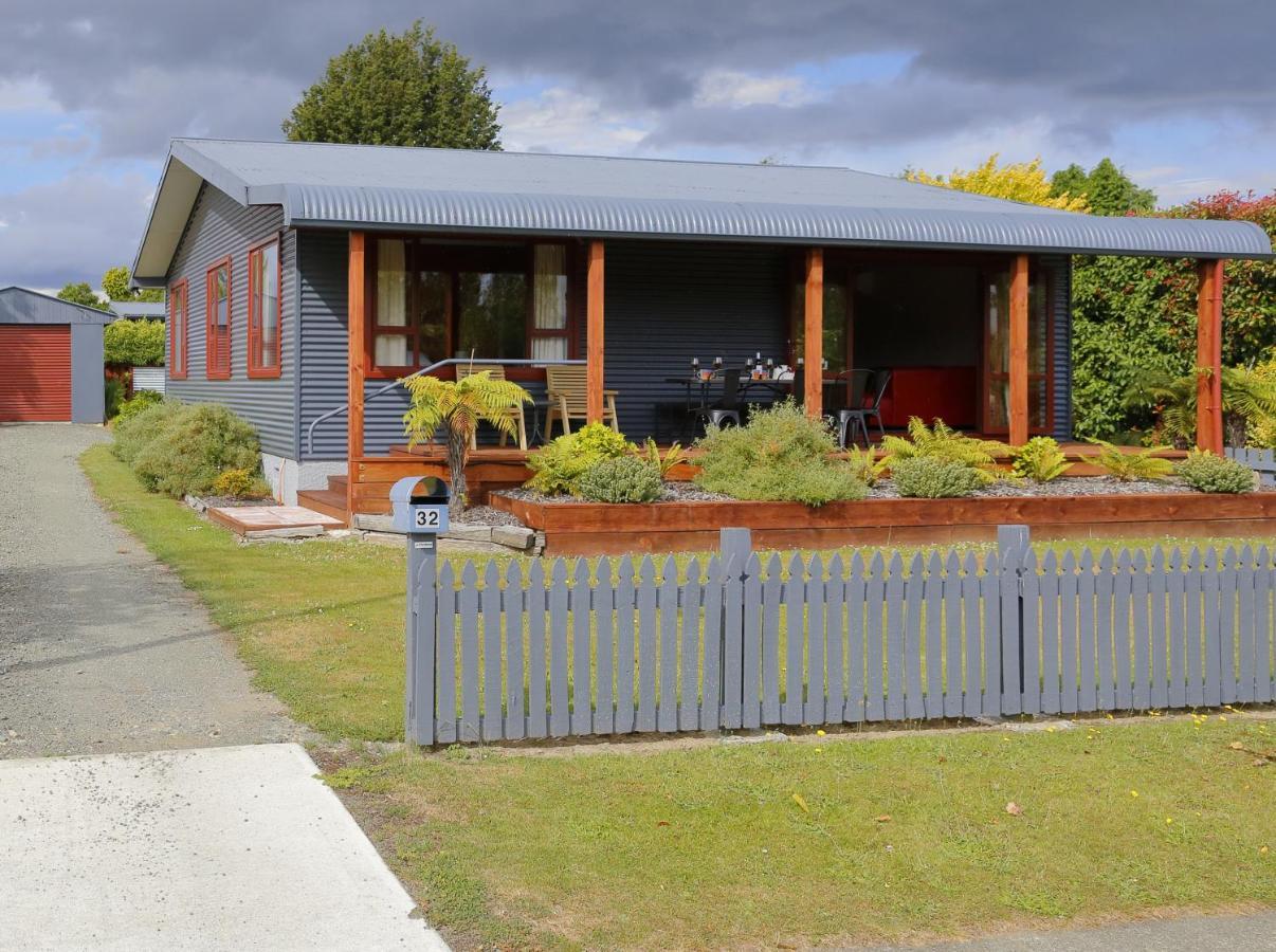 Mokonui Cottage - Te Anau Holiday Home エクステリア 写真
